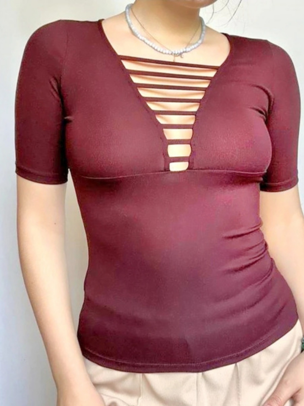 H&M Strappy Cage Neck Cutout Short Sleeve Top in Burgundy Size Small